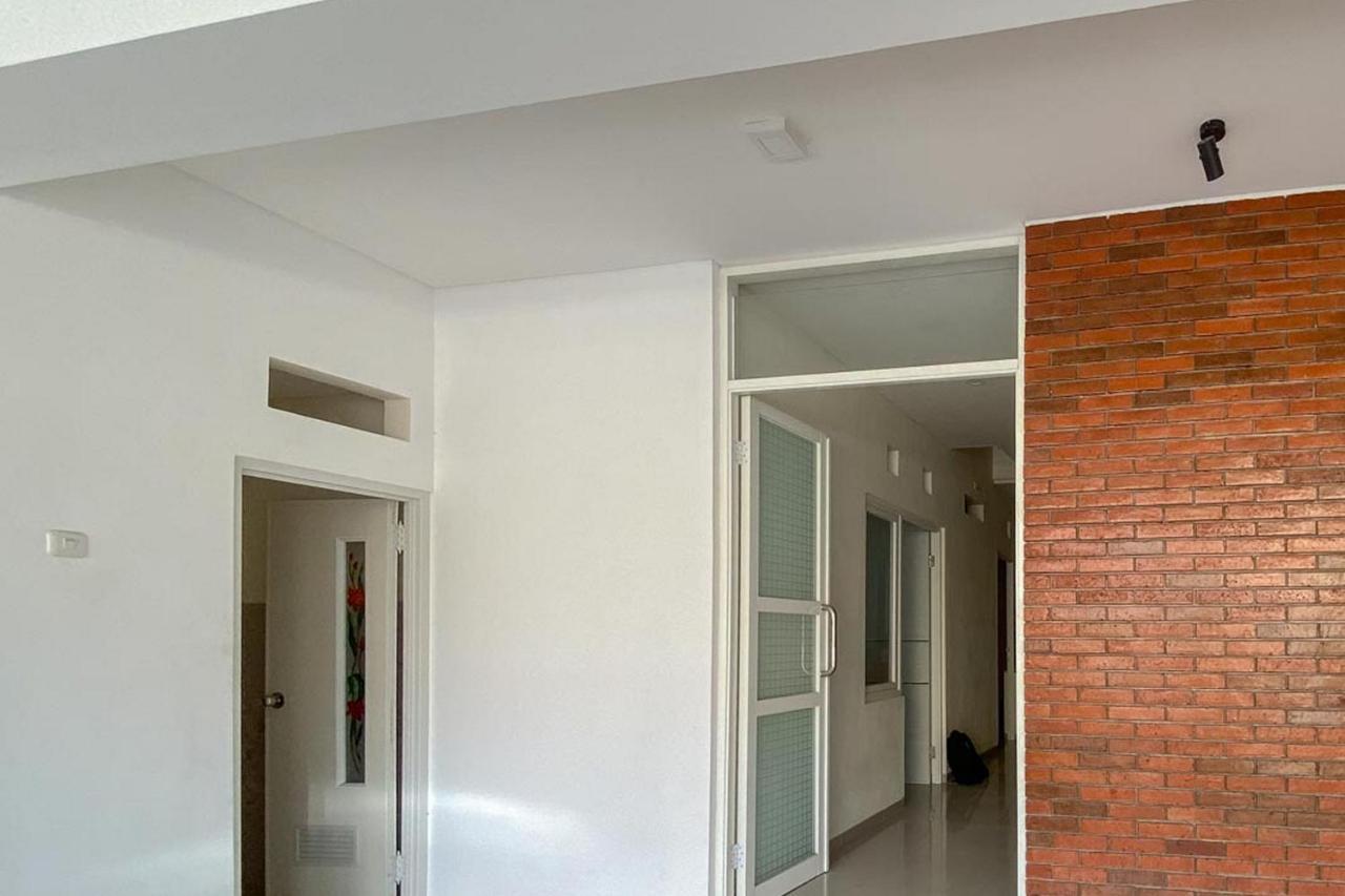 Nipa Guest House Near Universitas Widyagama Mitra Reddoorz Blimbing  Экстерьер фото